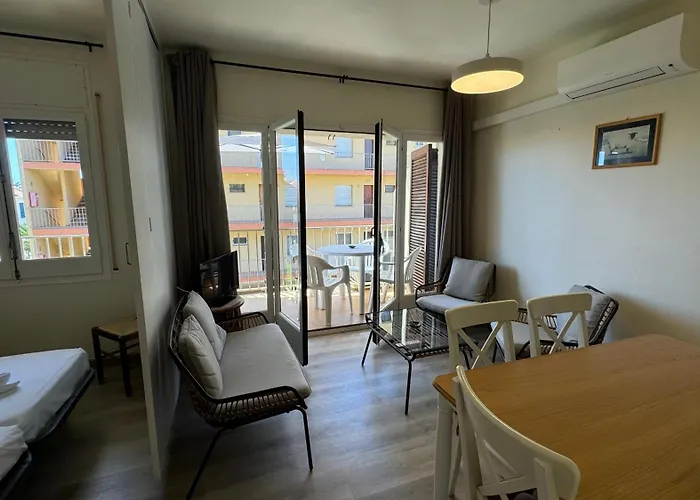 Mare Nostrum 323 埃斯塔蒂特